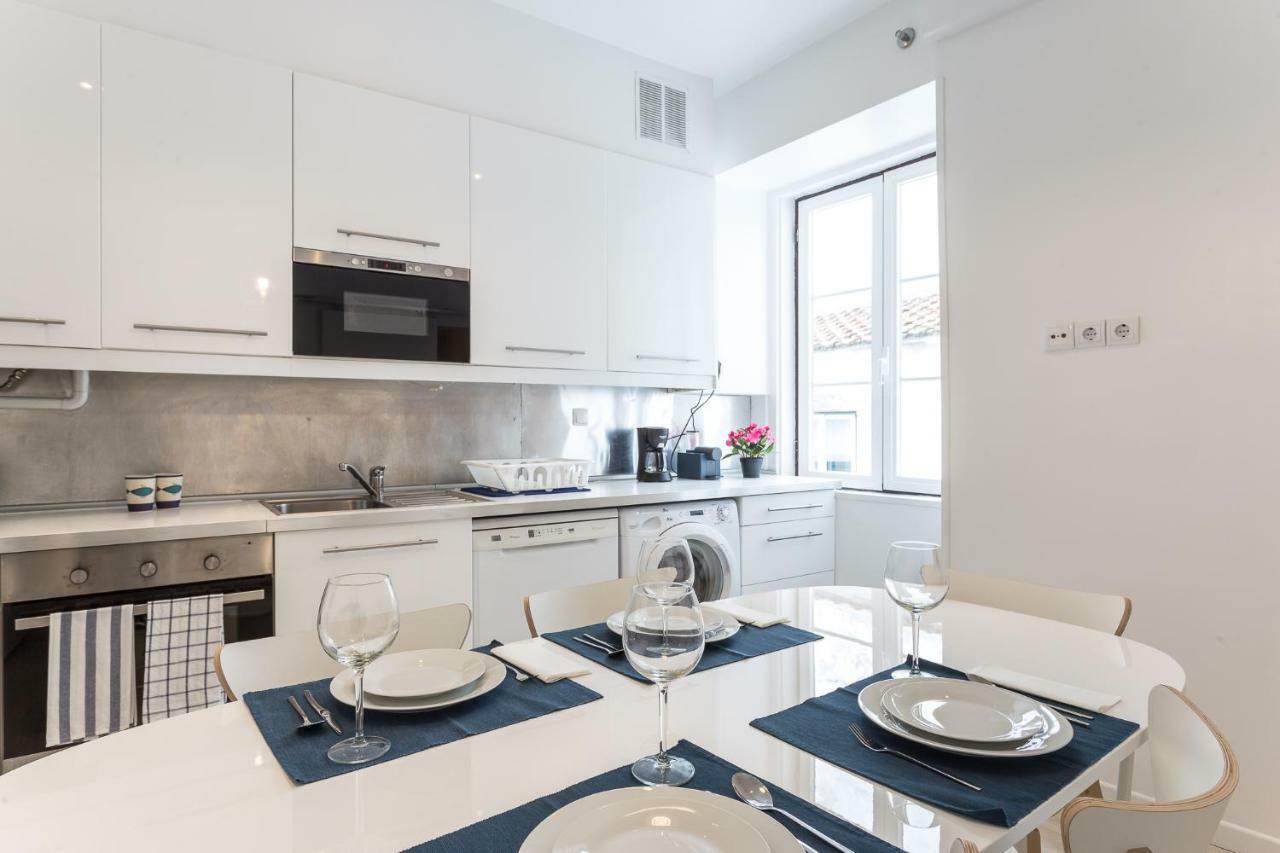 Three Bedroom Apartment In Historical Centre -Bairro Alto Lisboa Exteriör bild