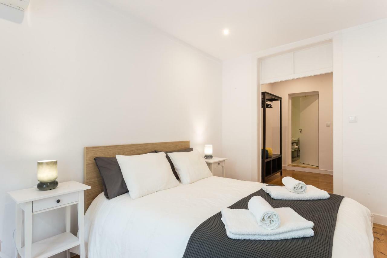 Three Bedroom Apartment In Historical Centre -Bairro Alto Lisboa Exteriör bild