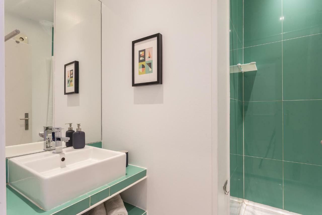 Three Bedroom Apartment In Historical Centre -Bairro Alto Lisboa Exteriör bild